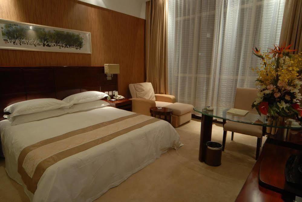 Tianrui Business Hotel Taiyuan  Exterior foto